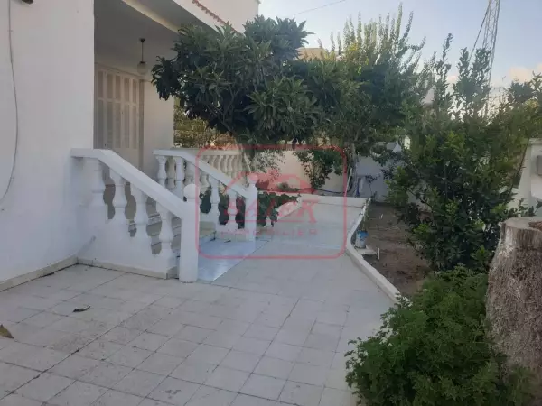 Villa on Hollywood Boulevard